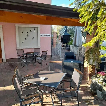 Lovac Bed & Breakfast