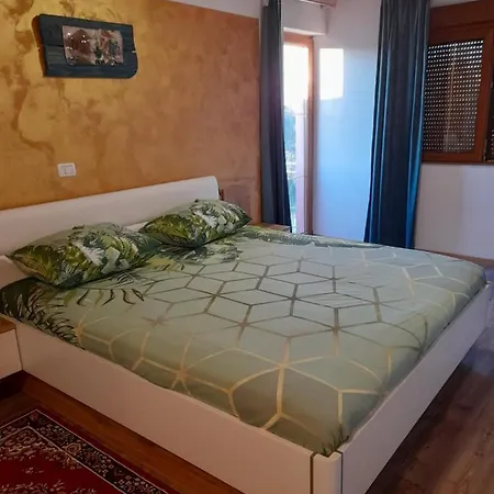 Lovac Oda ve Kahvaltı Kaldanija