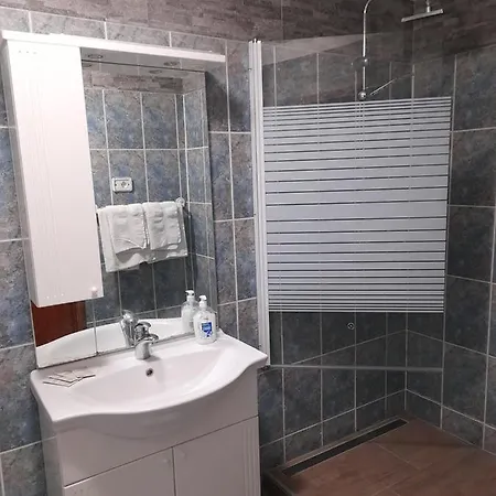 ベッド・アンド・ブレックファスト Lovac