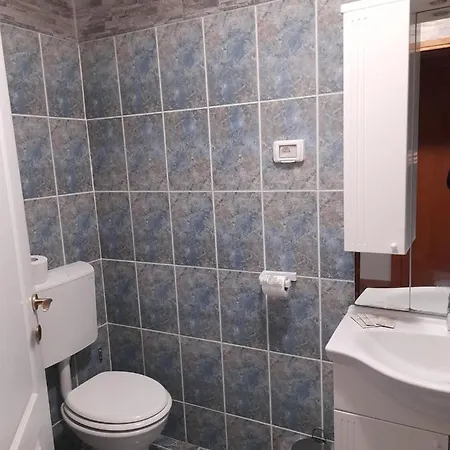 Lovac Bed & Breakfast